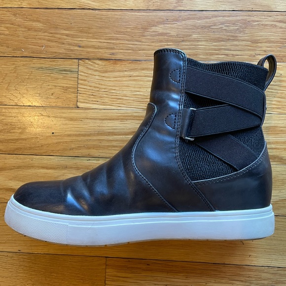 Yellow Box Black Athletic Booties - Size 8. EUC - Picture 2 of 11